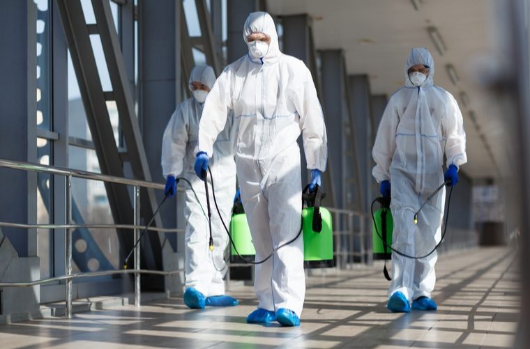 Equipo R&B Gestión Ambiental realizando limpieza técnica industrial en instalación de alta exigencia